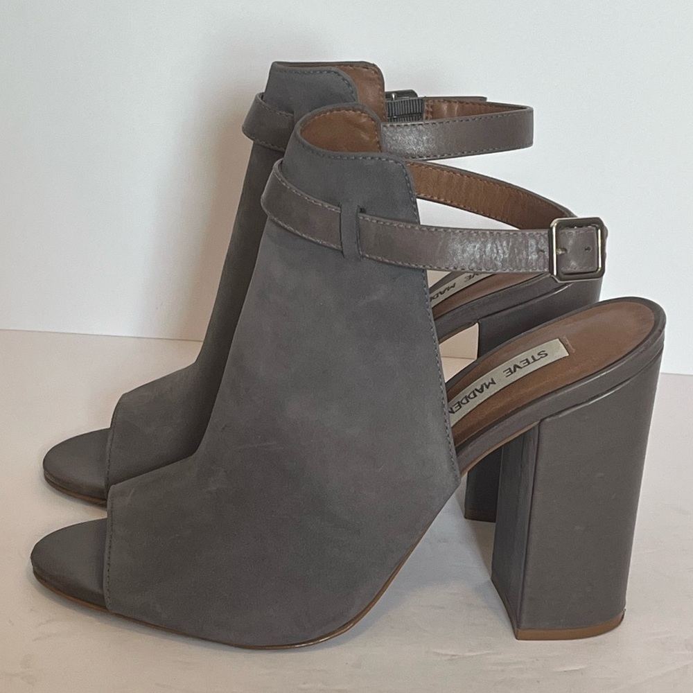 Steve Madden Gray Peep-Toe Block Heel Sandals - Picture 10 of 15